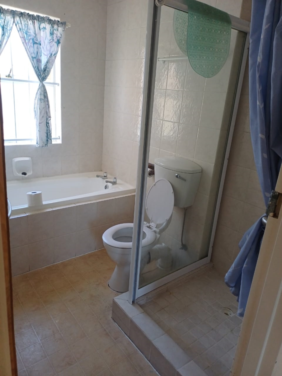 2 Bedroom Property for Sale in Gordons Bay Central Western Cape